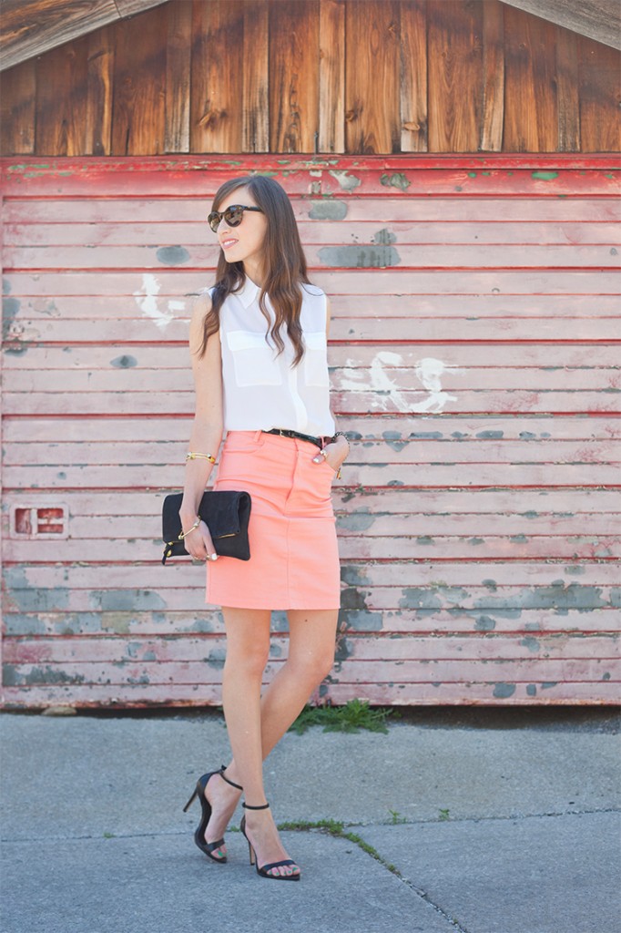 Style Bee in Peach pencil skirt, white blouse, black heels, blet and clutch