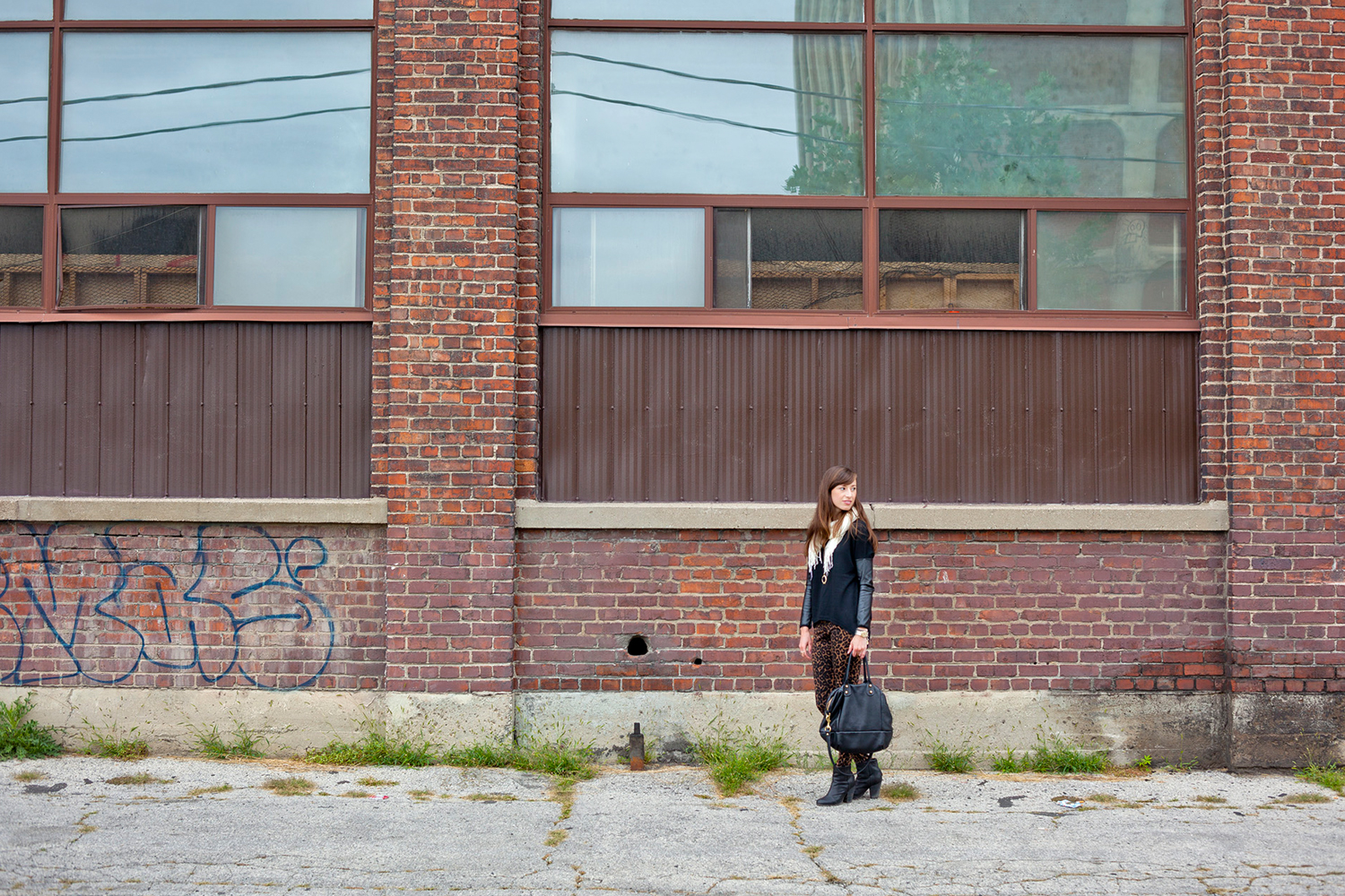 Style Bee in black and leopard print.