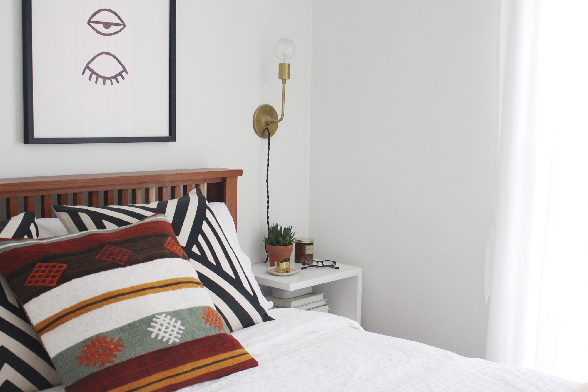 Style Bee - Kilim Pillow Styling - 2 Ways