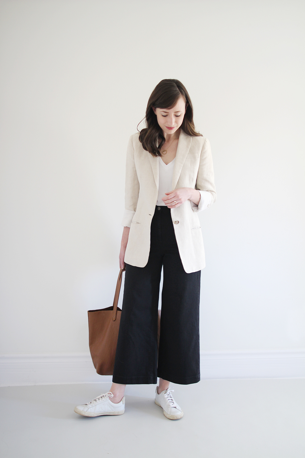 Style Bee - 1 Item - 3 Ways - White Sneakers