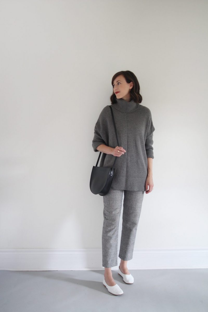 Style Bee - Revisiting the Oversize Grey Sweater 