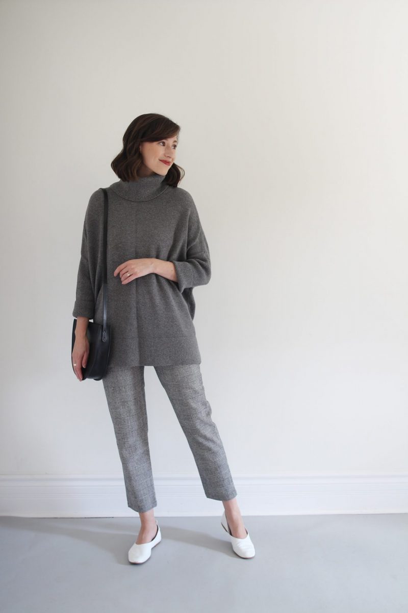 Style Bee - Revisiting the Oversize Grey Sweater 