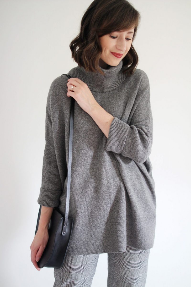 Style Bee - Revisiting the Oversize Grey Sweater 