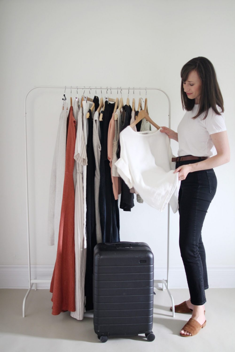 Tips to Using Travel Garment Bags & Avoiding Wrinkles