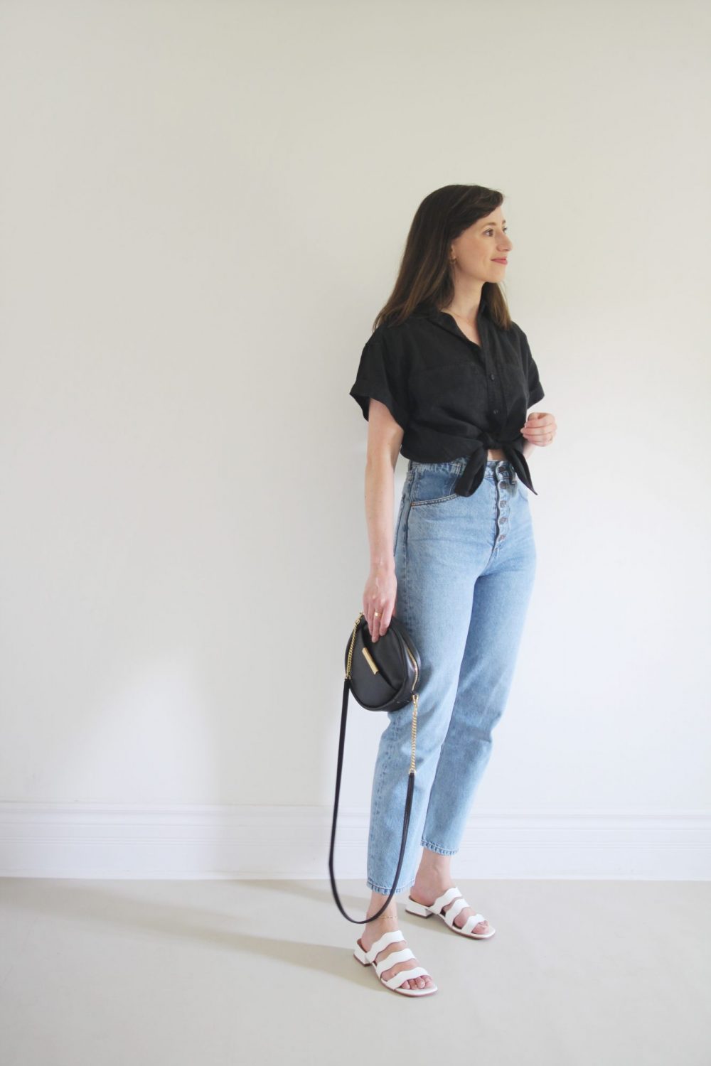 12 Outfits With Mom Jeans