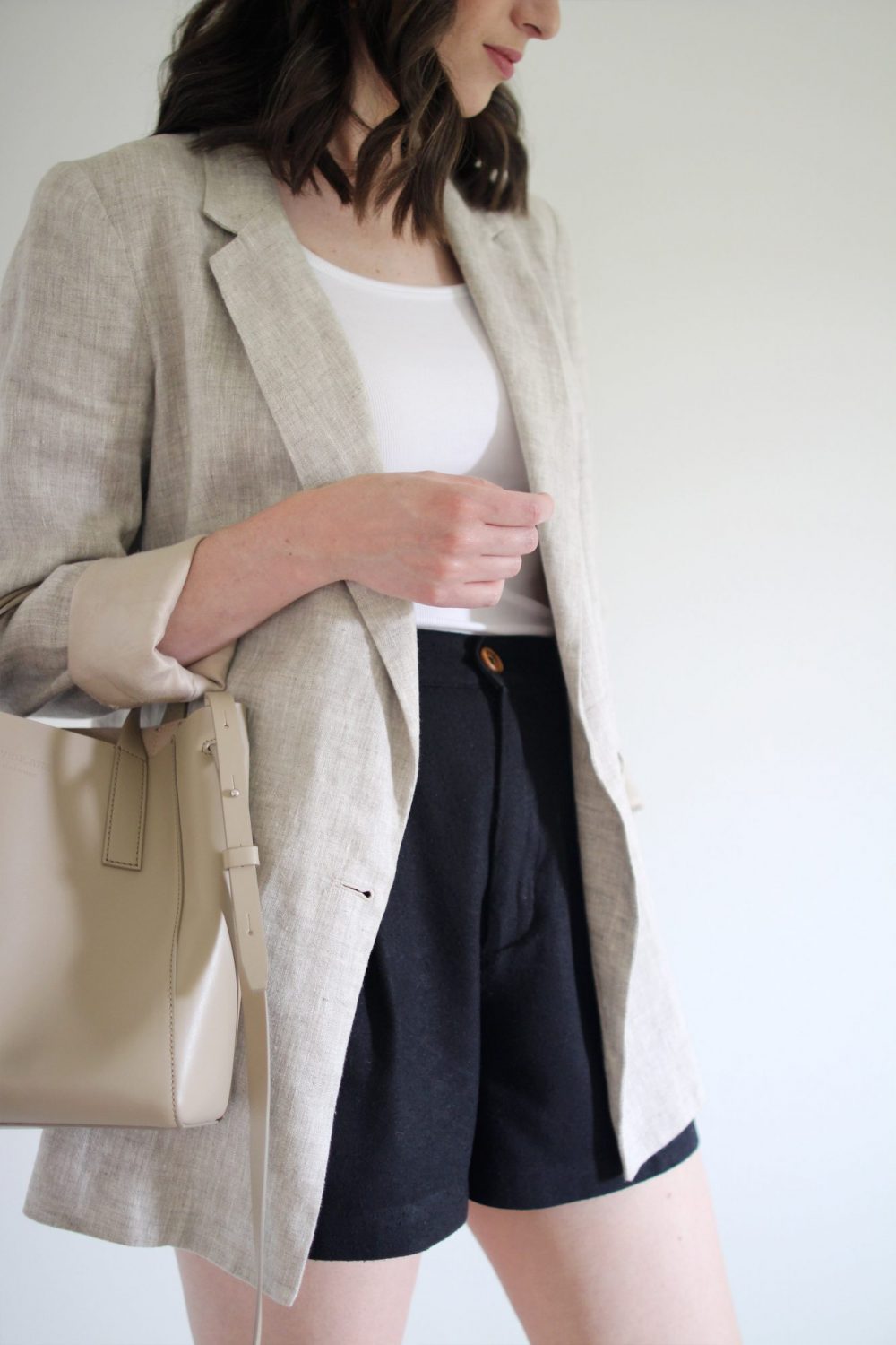 Style Bee - August Outfits - Look 5 - White Tee + Black Shorts + Linen Blazer + Block Heels + Mini Tote