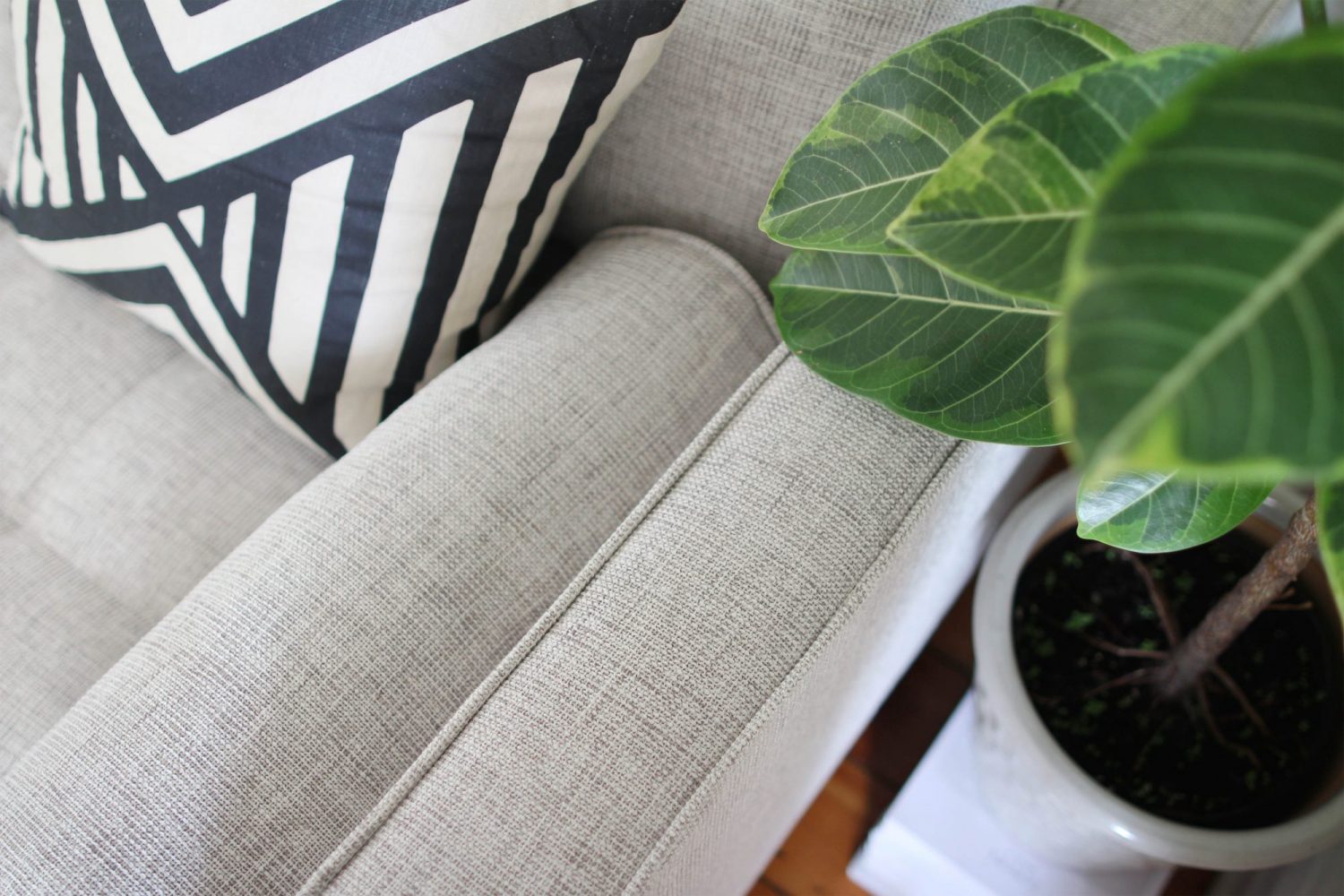 Style Bee - Living Room Update & Sven Sectional Review